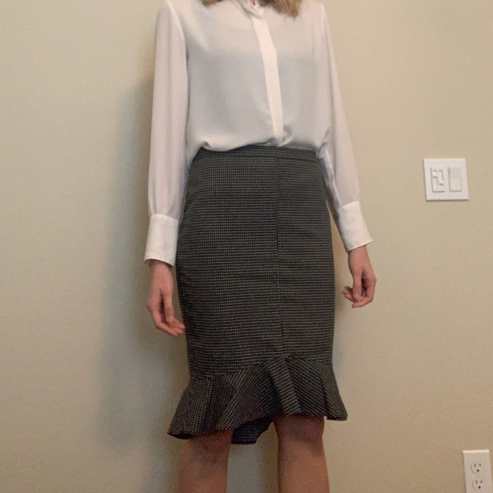 Flounced pencil skirt